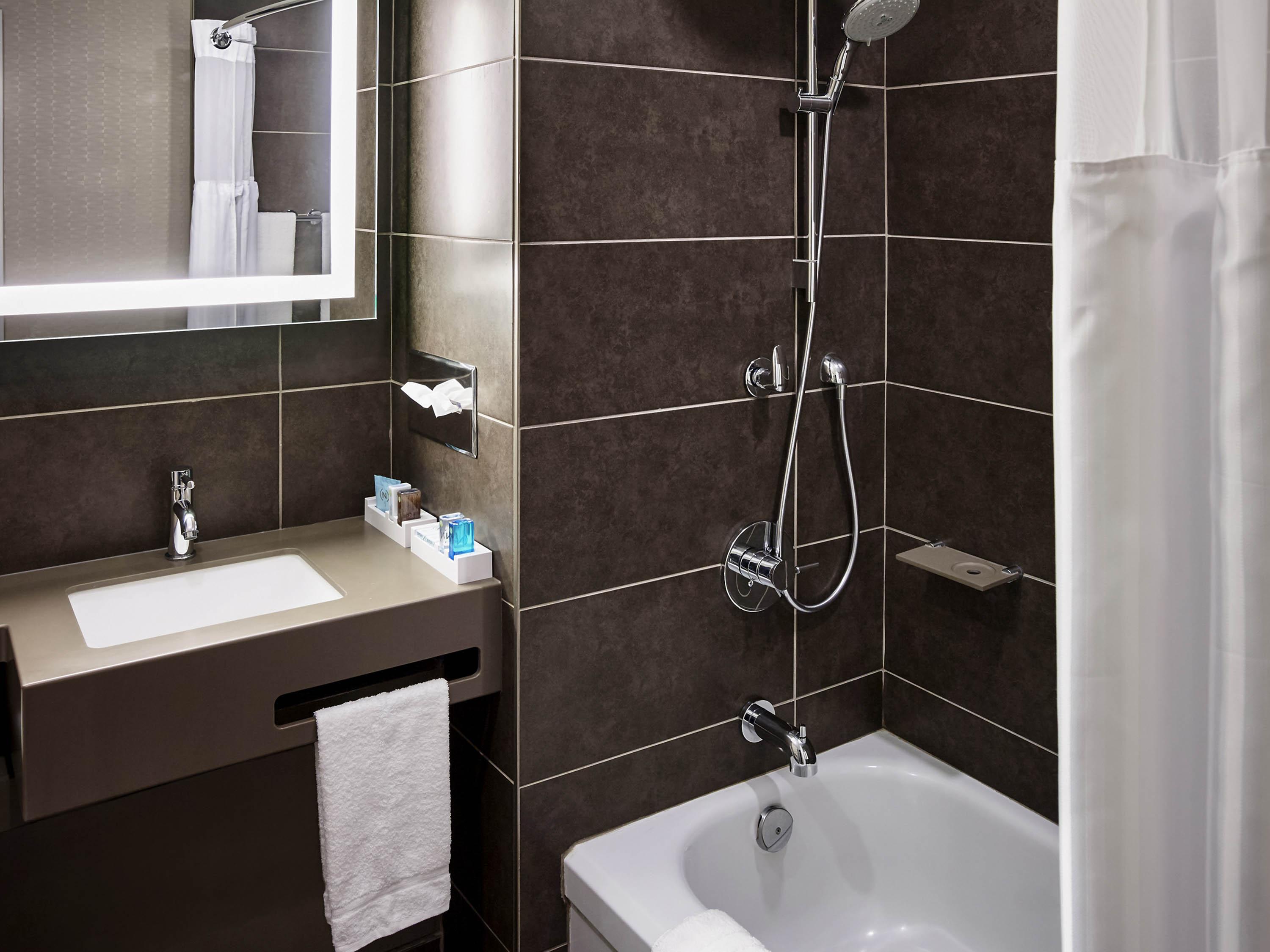 Novotel North York Hotel 3*